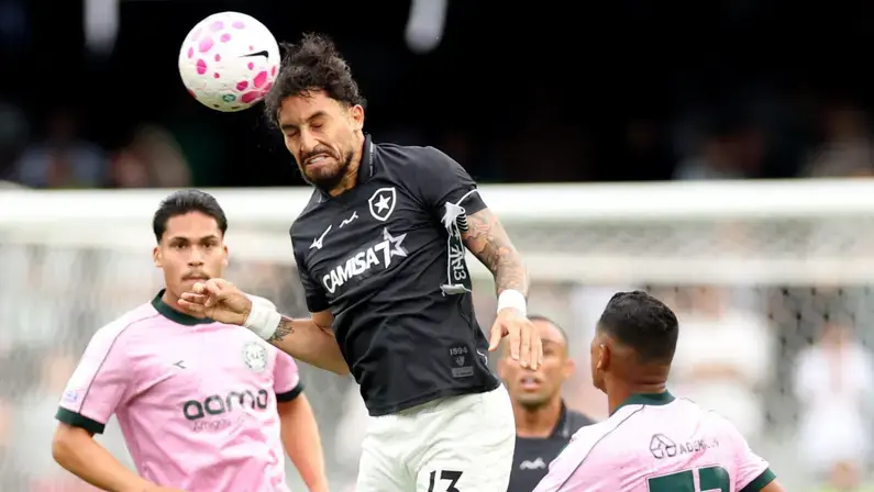 Botafogo empata com Coritiba e soma primeiro ponto na era Tite