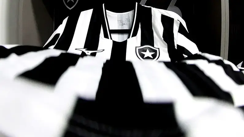 Canal revela estimativa do Botafogo se seguisse com bets e adianta que camisa terá mais patrocinadores expostos