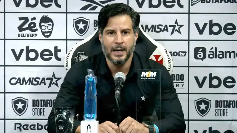 Dirigente do Botafogo é absolvido pelo STJD após questionamento a árbitro