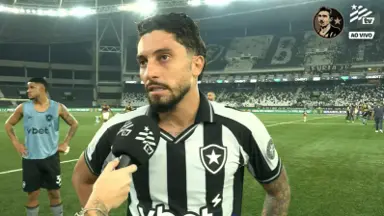 Alex Telles elogia união após pressão e exalta 'Joias do Bairro' do Botafogo Alex Telles elogia união após pressão e exalta 'Joias do Bairro' do Botafogo