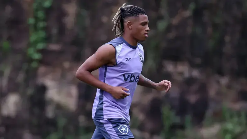 Zenit faz proposta ao Botafogo por Danilo, que não deseja atuar na Rússia; clube espera mercado aquecer