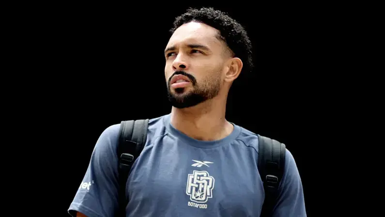 Vitinho admite que ficou chateado com não convocação, crê que tática anterior no Botafogo o prejudicou e mantém sonho de Seleção: 'Esperança é a última que morre'