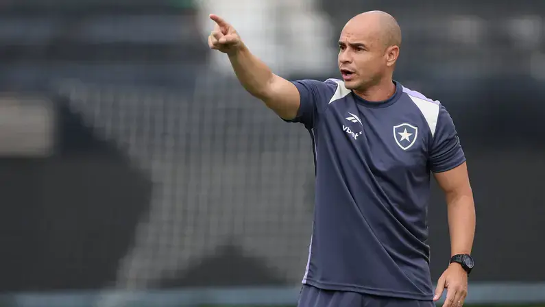 Ygor Vianna se despede do Botafogo após ciclo vitorioso