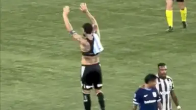 Torcida do Botafogo canta ‘fica, Barboza!’ após vitória na Sul-Americana Torcida do Botafogo canta ‘fica, Barboza!’ após vitória na Sul-Americana