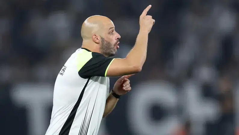 Franclim Carvalho é o principal nome para assumir o Botafogo, aponta jornal
