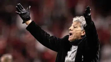 Grêmio acerta contratação de Renato Gaúcho, mas Felipão comandará o time contra o Botafogo Grêmio acerta contratação de Renato Gaúcho, mas Felipão comandará o time contra o Botafogo