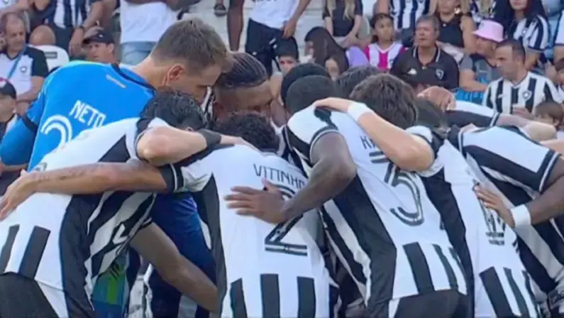 ATUAÇÕES FN: Montoro é o melhor em Botafogo 1x0 Chapecoense, e Alex Telles decide; Caio Roque vai muito mal