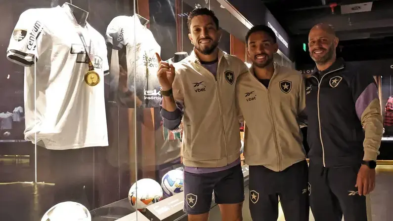Botafogo revive glórias da Libertadores em visita ao Museu da Conmebol