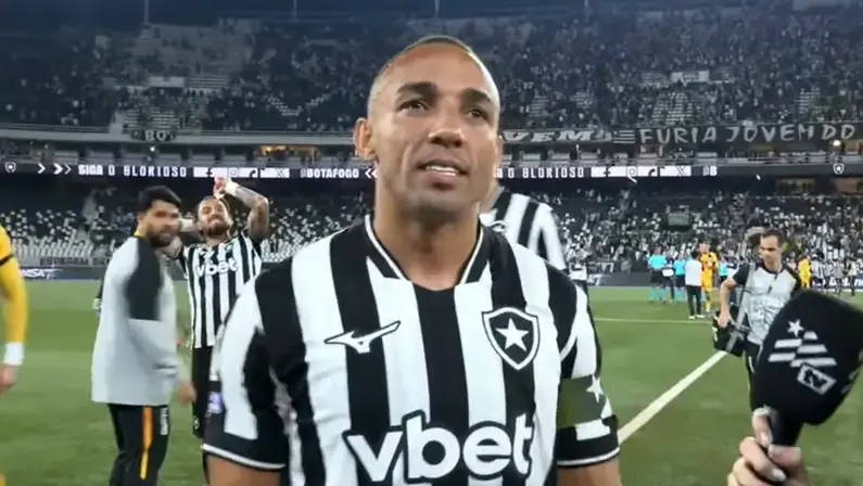 Marçal elogia jovens e valoriza Léo Linck: 'Teve muito trabalho e provou mais uma vez por que está no Botafogo'