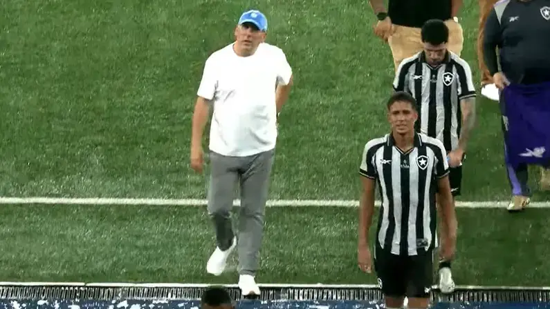 Ex-controlador, John Textor recomendou a jogadores do Botafogo que saíssem do clube, revela jornalista