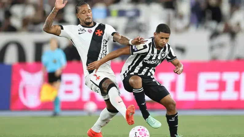 Mansur: 'Botafogo tem muita dificuldade de se defender, de ser competitivo sem bola. É muito permissivo'