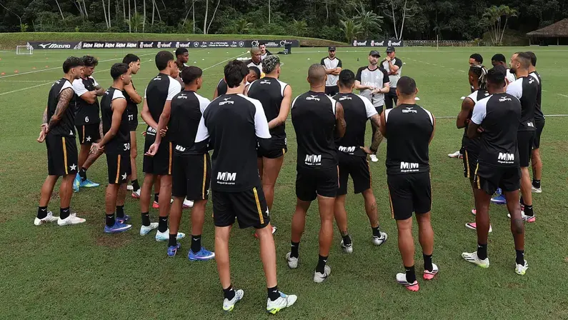 Sem Luiz Henrique e Cebolinha, Botafogo vai atrás de um ponta com perfil construtor