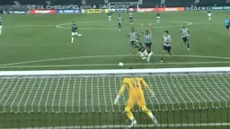 Diretor do Palmeiras critica arbitragem e pede expulsão de Marçal em jogo contra o Botafogo