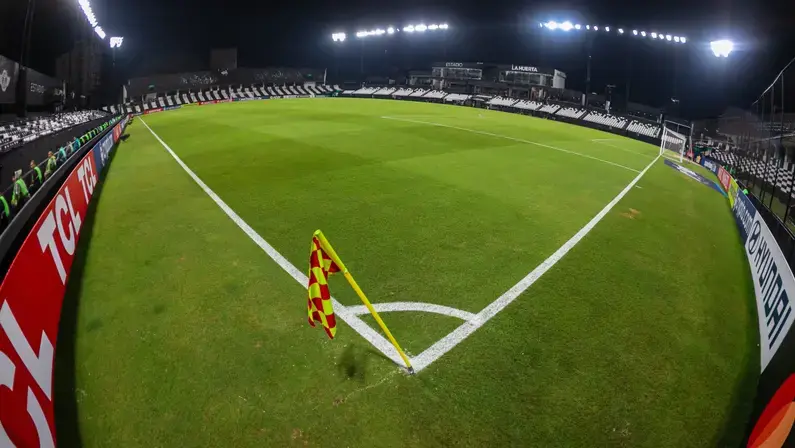 Independiente Petrolero x Botafogo: onde assistir e escalações