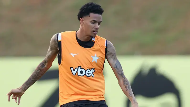 São Paulo volta atrás em troca de Newton por Ferraresi, e negociação com Botafogo esfria