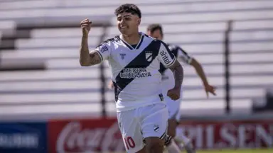 Botafogo avança na contratação do jovem meia Mateo Peralta Botafogo avança na contratação do jovem meia Mateo Peralta