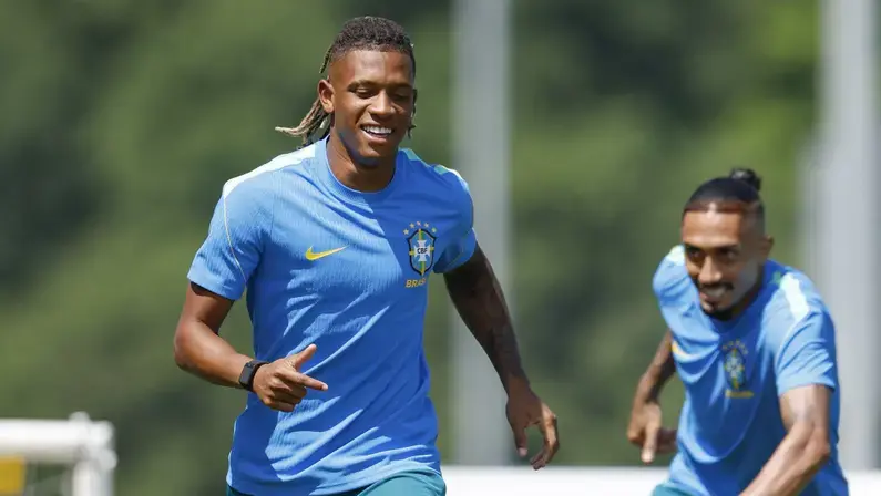 Volante do Botafogo, Danilo começa no banco do Brasil contra Marrocos na Copa do Mundo; veja escalação