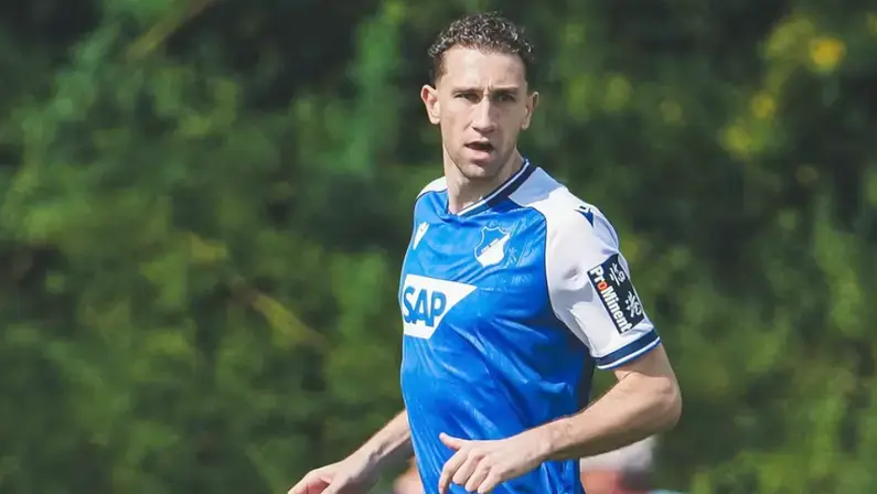 Botafogo fecha contratação de zagueiro Arthur Chaves, do Hoffenheim, por empréstimo