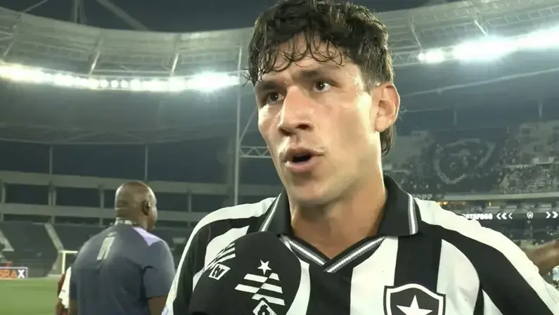 Ferraresi vibra com vitória do Botafogo sobre o Corinthians: 'Precisávamos. Cada jogo aqui é muito difícil, ninguém te dá nada'