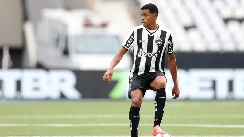 Lateral-esquerdo do sub-20, Lucyo deixa o Botafogo e vai para o Fortaleza