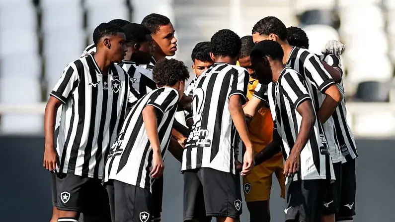 Carioca Sub-15: Botafogo perde para o Fluminense no Nilton Santos na ida das semifinais