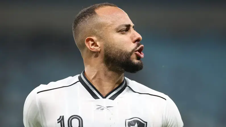 Corinthians encerra negociação por Arthur Cabral, do Botafogo