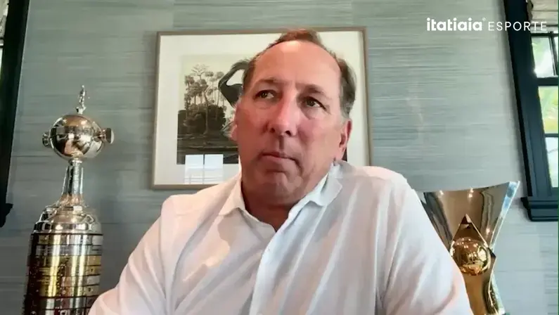 Textor prevê 'período assustador' e diz que jogadores podem querer sair do Botafogo