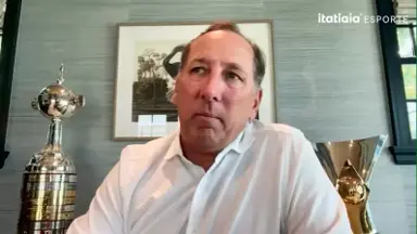 Textor prevê 'período assustador' e diz que jogadores podem querer sair do Botafogo Textor prevê 'período assustador' e diz que jogadores podem querer sair do Botafogo
