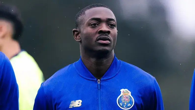 Botafogo avança com proposta de € 1,2 milhão por Domingos Andrade, volante do Porto B