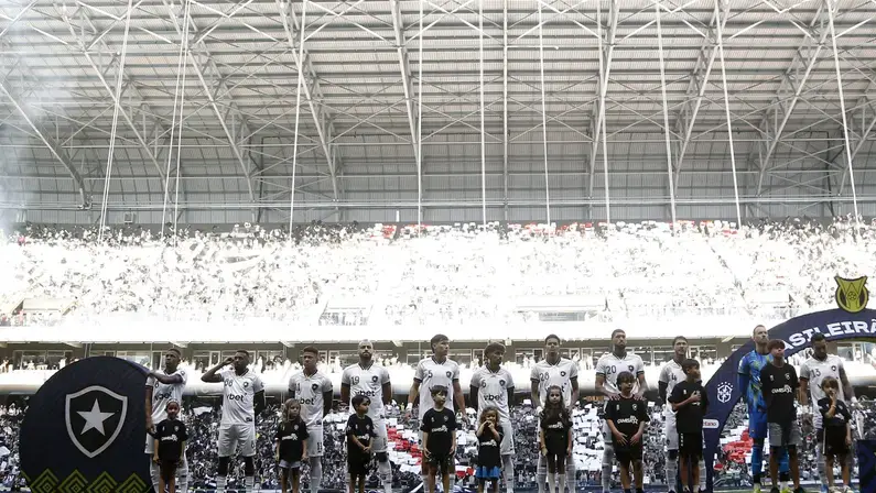 Blog alerta para desempenho do Botafogo no Brasileiro e avalia: 'Time parece ter sentido falta de Vitinho e Júnior Santos'
