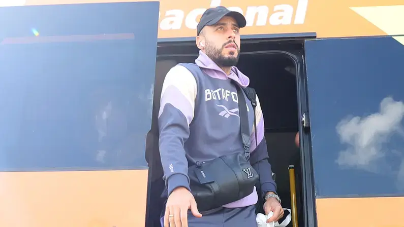 Arthur Cabral ‘baixa’ pedida, mas Corinthians não avança; troca por Pedro Raul com Botafogo é descartada