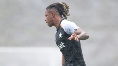 Presidente do Zenit esclarece tentativa frustrada por Danilo, do Botafogo: ‘Precisamos manter as contas equilibradas’ Presidente do Zenit esclarece tentativa frustrada por Danilo, do Botafogo: ‘Precisamos manter as contas equilibradas’