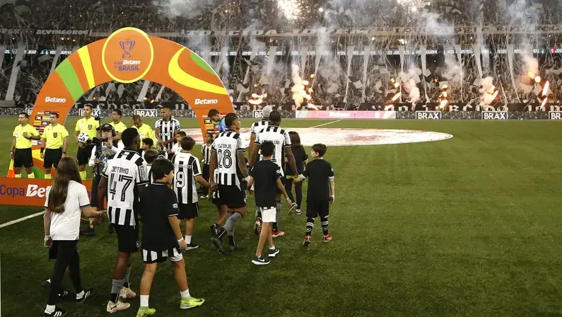 Botafogo conhece nesta segunda seu adversário na 5ª fase da Copa do Brasil; veja possíveis rivais e onde assistir ao sorteio