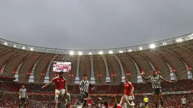 Rafael Sóbis se assusta com Botafogo: 'Não tem nada. Se não tivesse ganho da Chape, estava brigando grande pelo rebaixamento' Rafael Sóbis se assusta com Botafogo: 'Não tem nada. Se não tivesse ganho da Chape, estava brigando grande pelo rebaixamento'