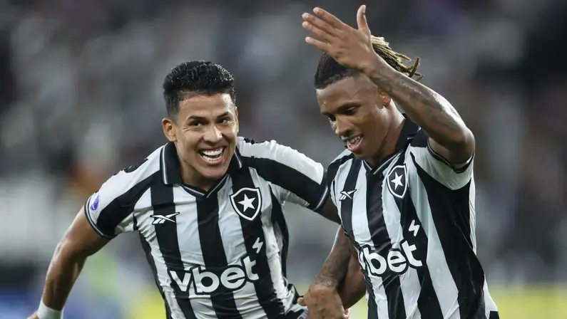 Botafogo vence Racing de novo e se garante no mata-mata da Sul-Americana