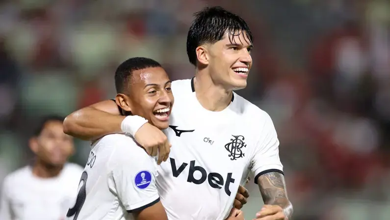 Botafogo vence Caracas de virada e garante melhor campanha da Sul-Americana