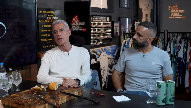 Luís Castro revela previsão de Textor em 2022 sobre título da Libertadores, explica saída do Botafogo e diz: 'Somos lembrados pela construção'