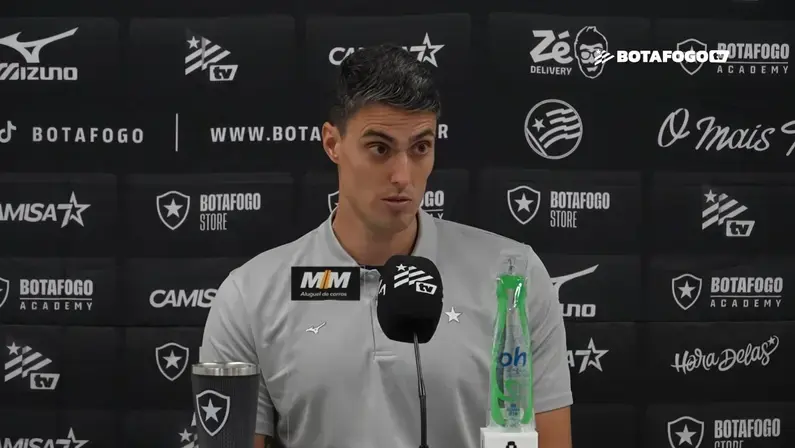 Matheus Bachi sai 'contente, não satisfeito' com empate do Botafogo com Coritiba e valoriza: 'Espírito de equipe muito forte'