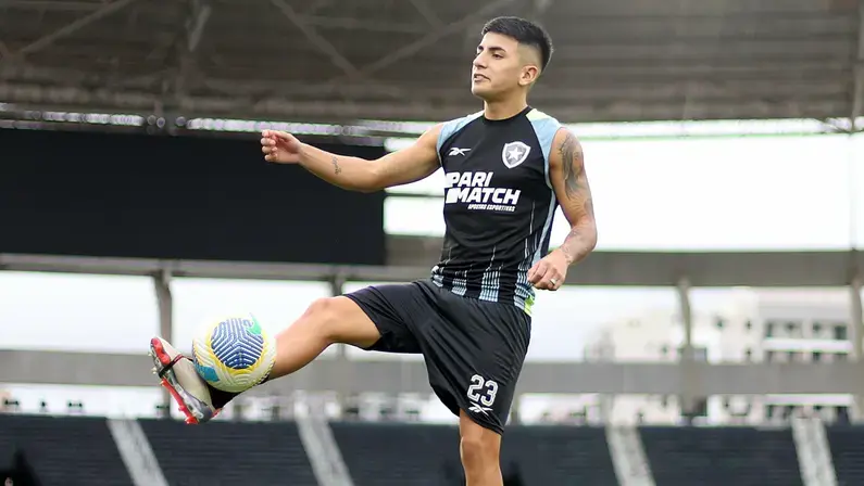 Fifa nega recurso do Botafogo para derrubar transfer ban por Thiago Almada, mas deixa possível brecha
