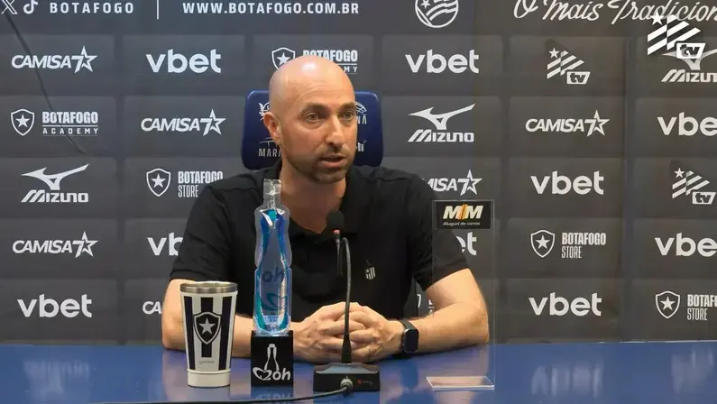 Rodrigo Bellão vê 'copo meio cheio' no Botafogo e crê em melhora nesta semana: 'Vou ter cinco dias de treino'