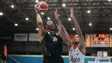 Botafogo sofre virada no minuto final e perde para o Pato Basquete no NBB Botafogo sofre virada no minuto final e perde para o Pato Basquete no NBB