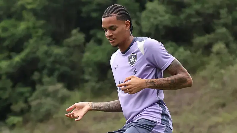 Volante do Botafogo, Newton recebe sondagem do mercado japonês