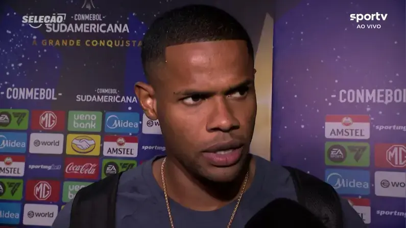 Júnior Santos cita 'pouco tempo' com Franclim no Botafogo: 'Quando Artur Jorge chegou foi difícil também, a gente vai entender bem o estilo de jogo dele'