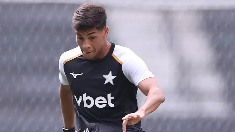 Botafogo se acerta com Remo e vai estender empréstimo de Kadu até dezembro