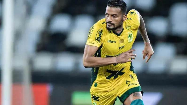Lateral Reinaldo é desfalque certo para o Mirassol contra o Botafogo