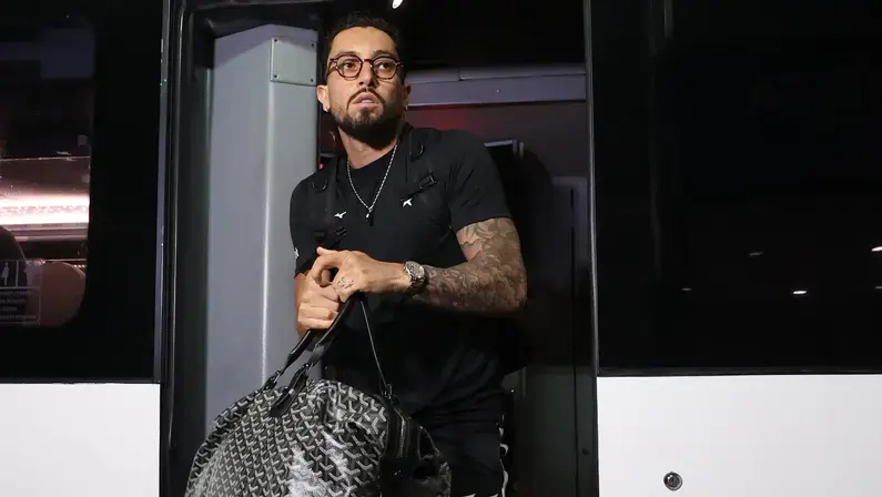 Botafogo ‘já esteve mais pessimista’ por renovação de Alex Telles, diz jornalista