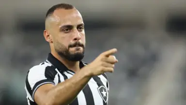 Arthur Cabral quebra jejum com golaço e minimiza vaias da torcida Arthur Cabral quebra jejum com golaço e minimiza vaias da torcida