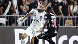 Comentarista aponta leve favoritismo do Vasco em clássico contra o Botafogo
