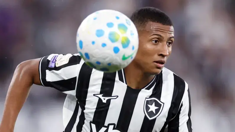 Botafogo avança com renovação de Kauan Toledo até dezembro de 2029