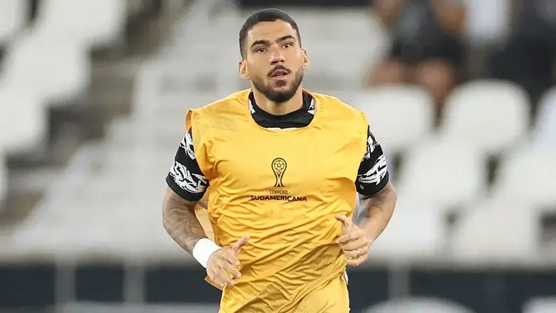 Allan pede que jogadores do Botafogo assumam responsabilidade e elogia Franclim: ‘Esperamos ficar com ele por um bom tempo’